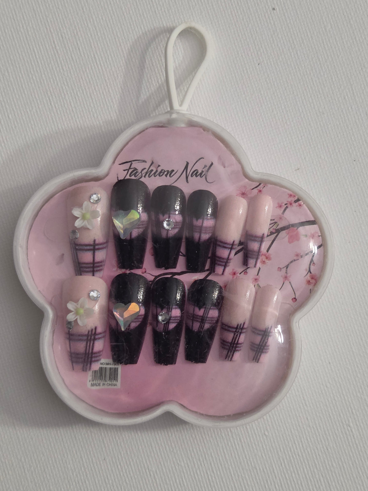 Fashion Nail press-on set - black plaid and floral design