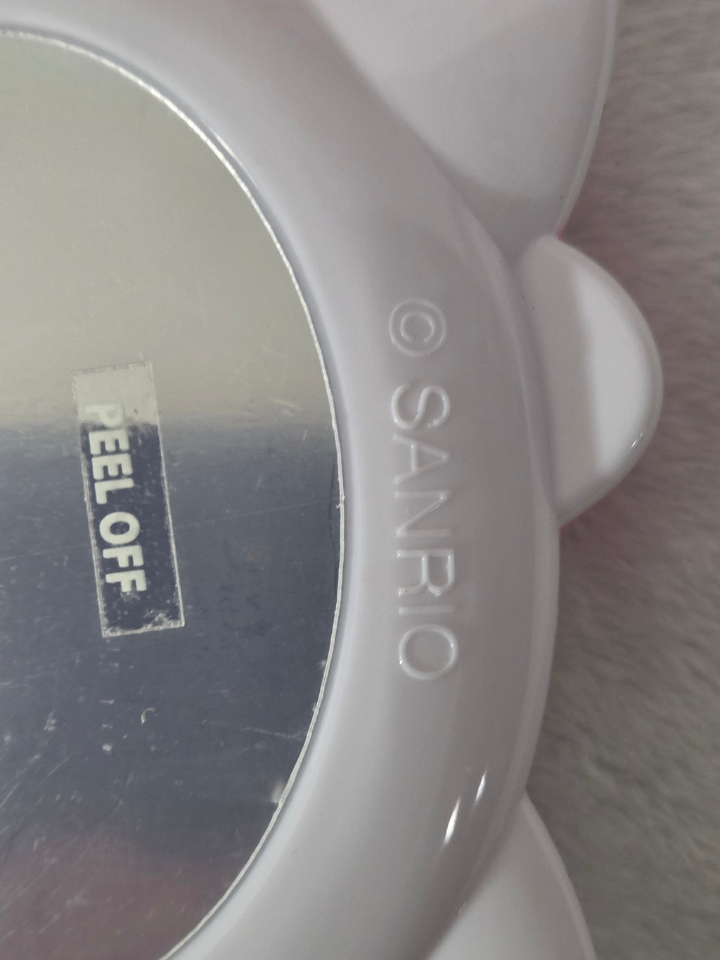 Sanrio Hello Kitty LED Mirror — handle serial number detail